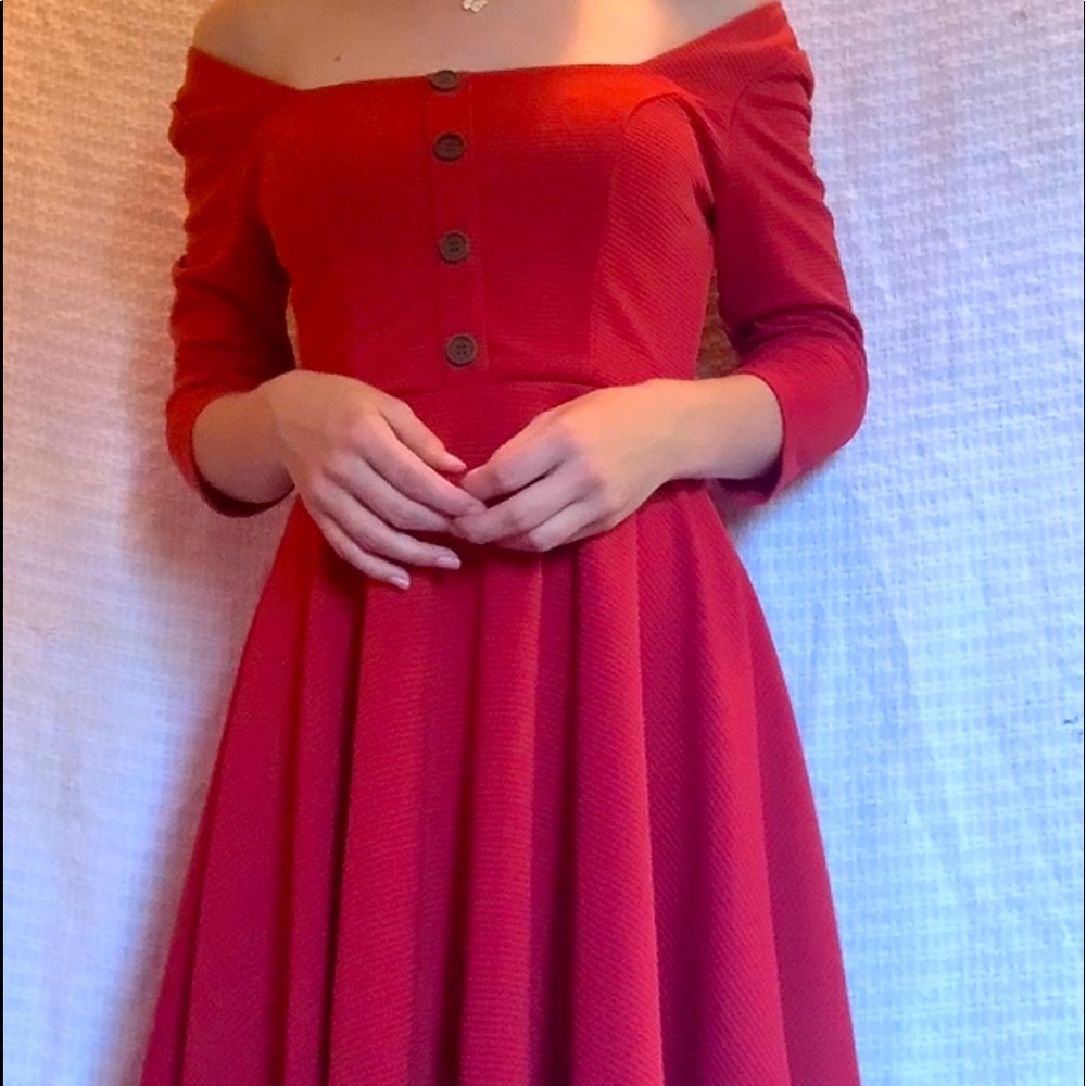 Long dress, super twirly, beautiful dress.